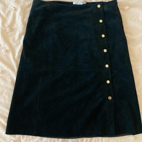 Calvin Klein Size 12 Faux suede A Line like new condition - Picture 2 of 4